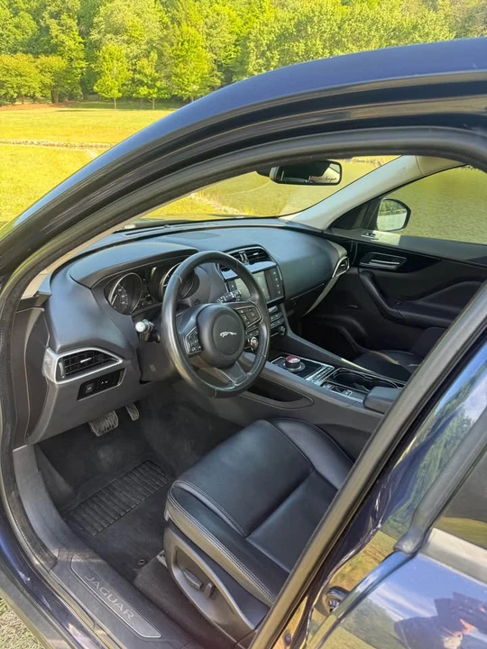 2017 Jaguar F-Pace - Image 7 of 17