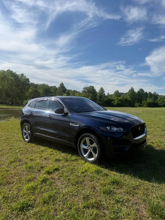 2017 Jaguar F-Pace - Image 3 of 17
