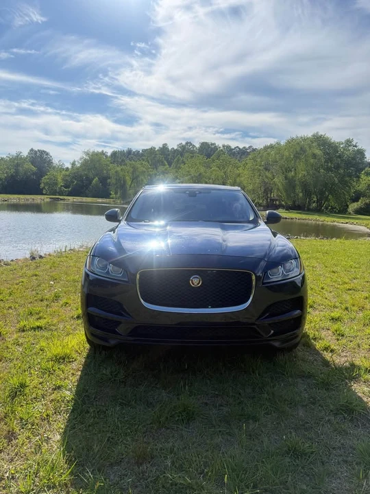 2017 Jaguar F-Pace - Image 2 of 17