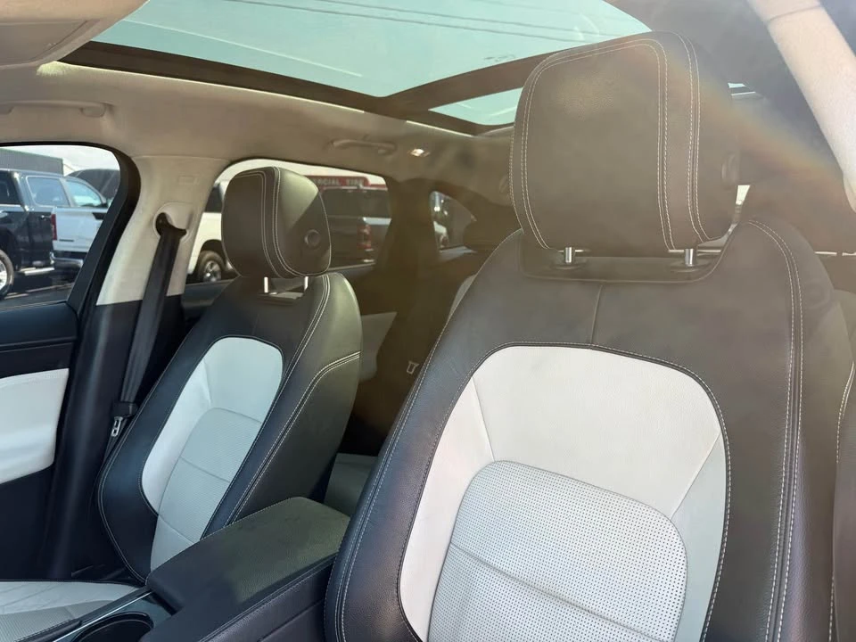 2017 Jaguar F-Pace - Image 13 of 15