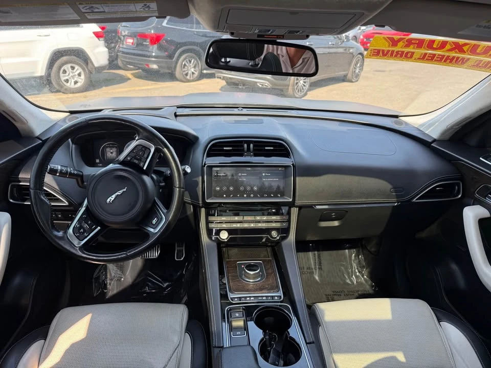 2017 Jaguar F-Pace - Image 14 of 15