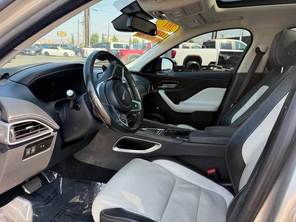 2017 Jaguar F-Pace - Image 10 of 15