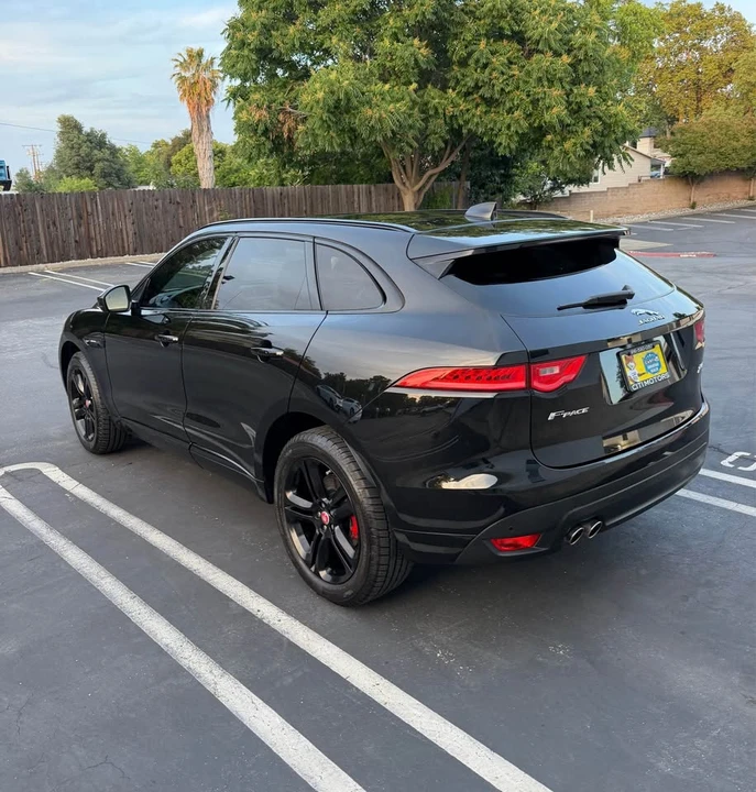 2017 Jaguar F-Pace - Image 4 of 15