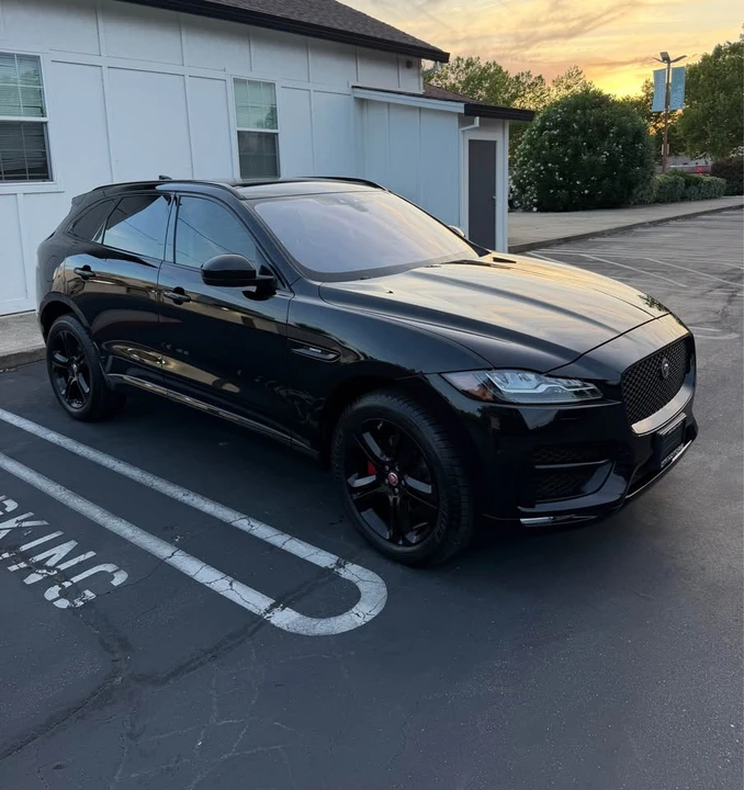 2017 Jaguar F-Pace - Image 8 of 15