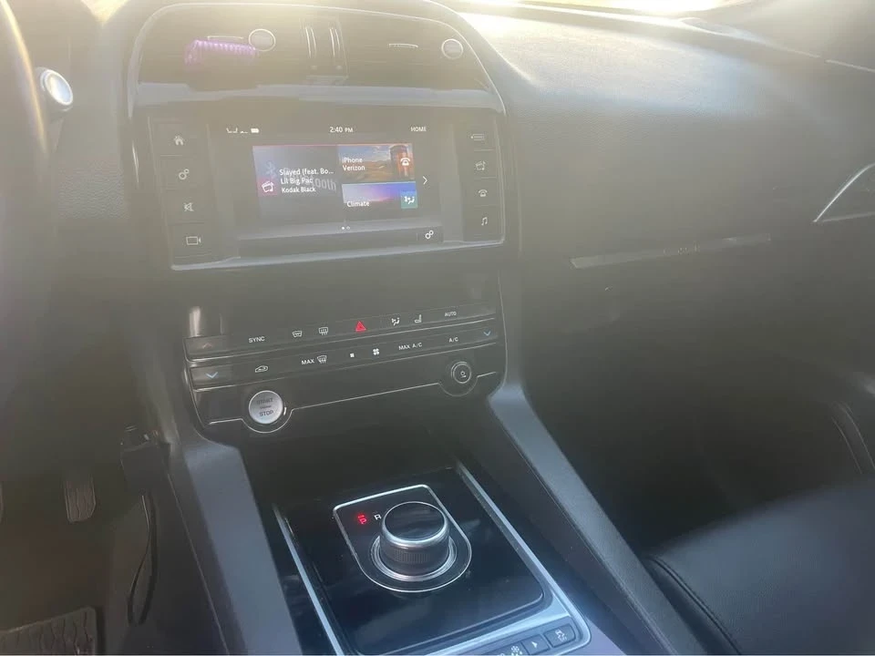 2017 Jaguar F-Pace - Image 5 of 6