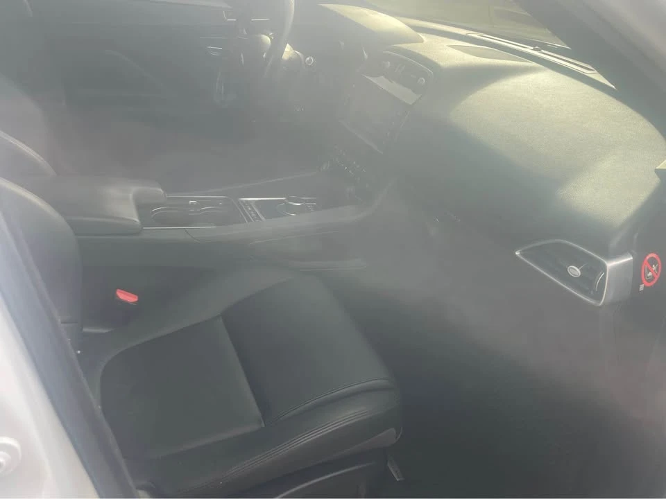 2017 Jaguar F-Pace - Image 5 of 11