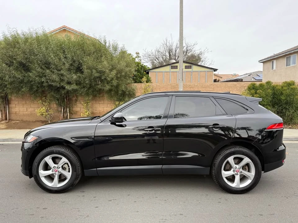 2017 Jaguar F-Pace - Image 2 of 12