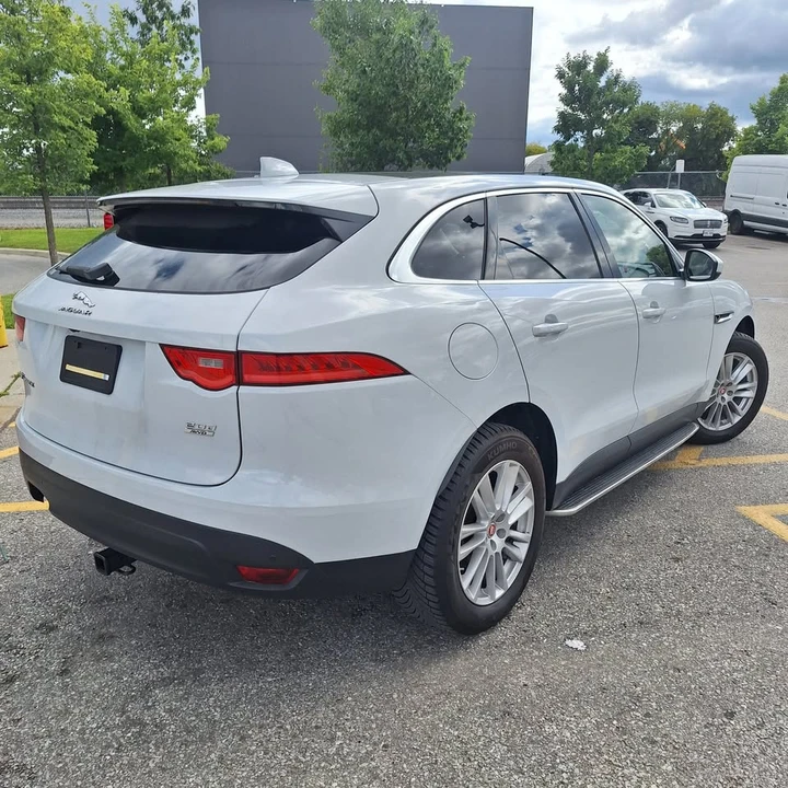 2017 Jaguar F-Pace - Image 5 of 17