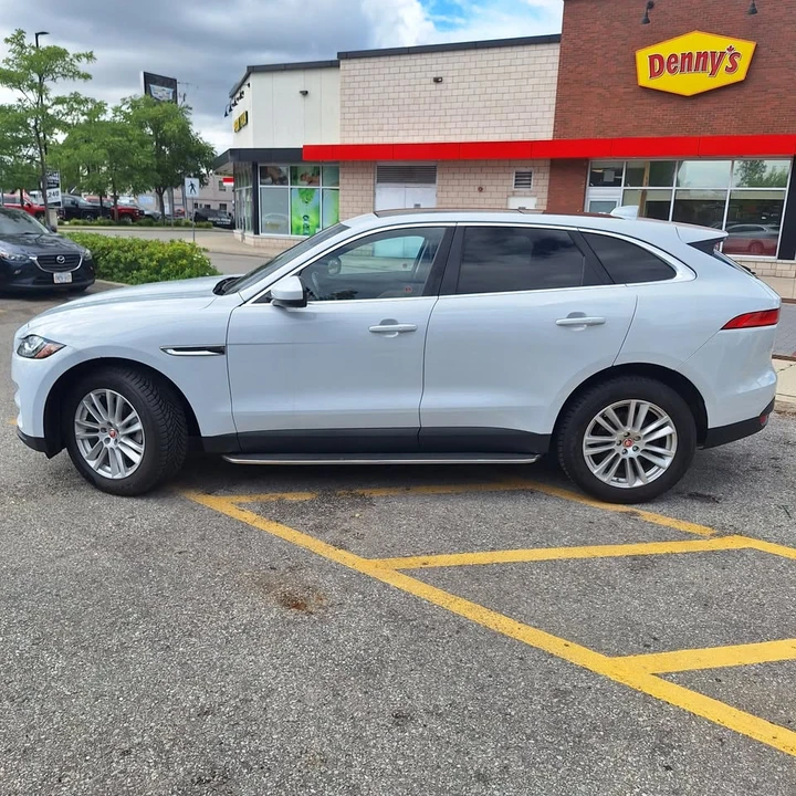 2017 Jaguar F-Pace - Image 2 of 17