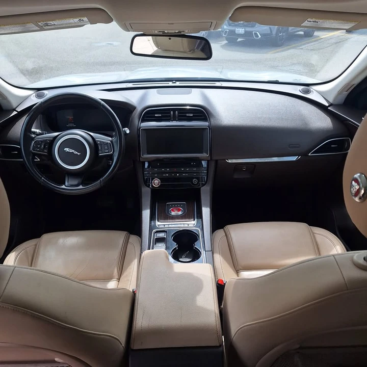 2017 Jaguar F-Pace - Image 7 of 10