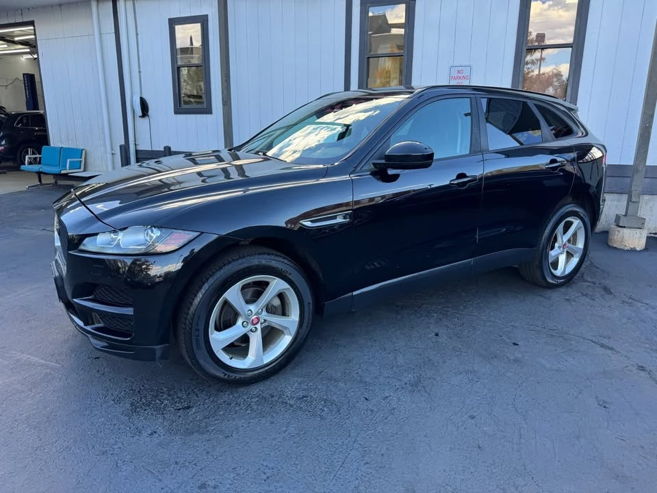 2017 Jaguar F-Pace - Image 2 of 20