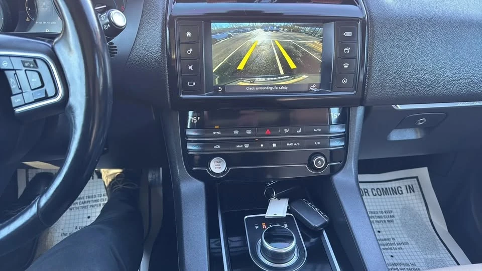 2017 Jaguar F-Pace - Image 18 of 20