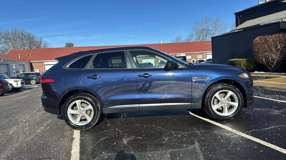 2017 Jaguar F-Pace - Image 3 of 20