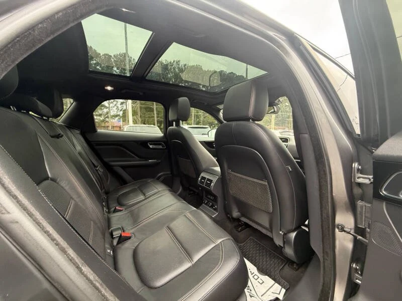 2017 Jaguar F-Pace - Image 13 of 19