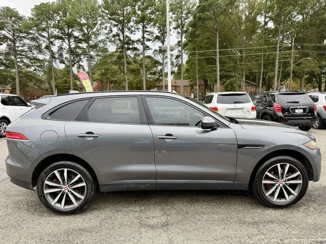 2017 Jaguar F-Pace - Image 7 of 17