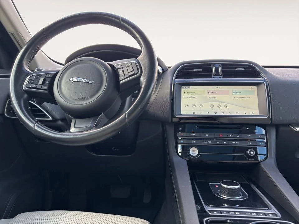 2017 Jaguar F-Pace - Image 11 of 20