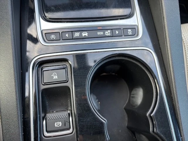 2017 Jaguar F-Pace - Image 19 of 20