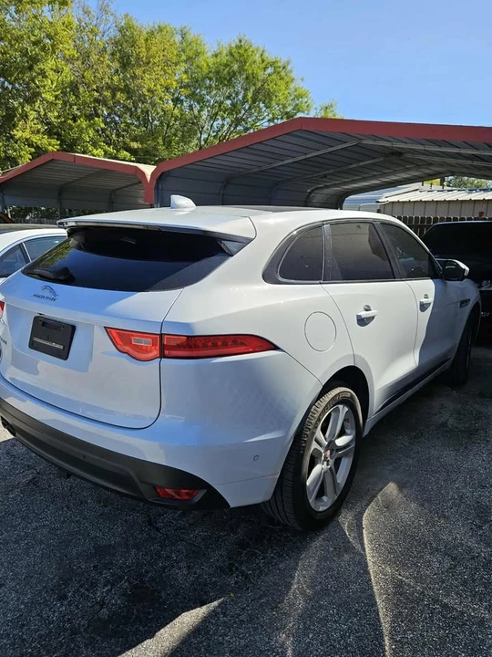 2017 Jaguar F-Pace - Image 5 of 14