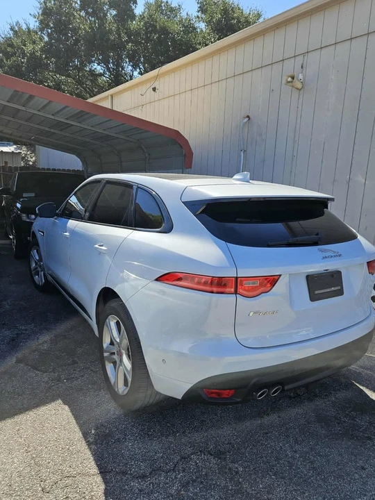 2017 Jaguar F-Pace - Image 6 of 14