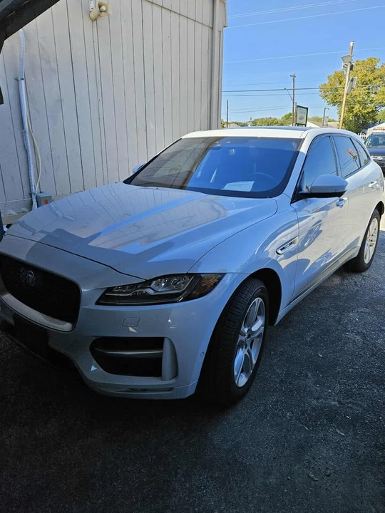 2017 Jaguar F-Pace - Image 3 of 14