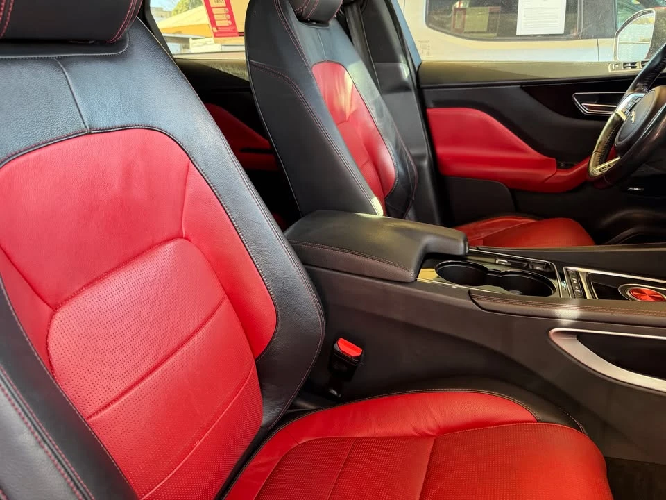 2017 Jaguar F-Pace - Image 2 of 3