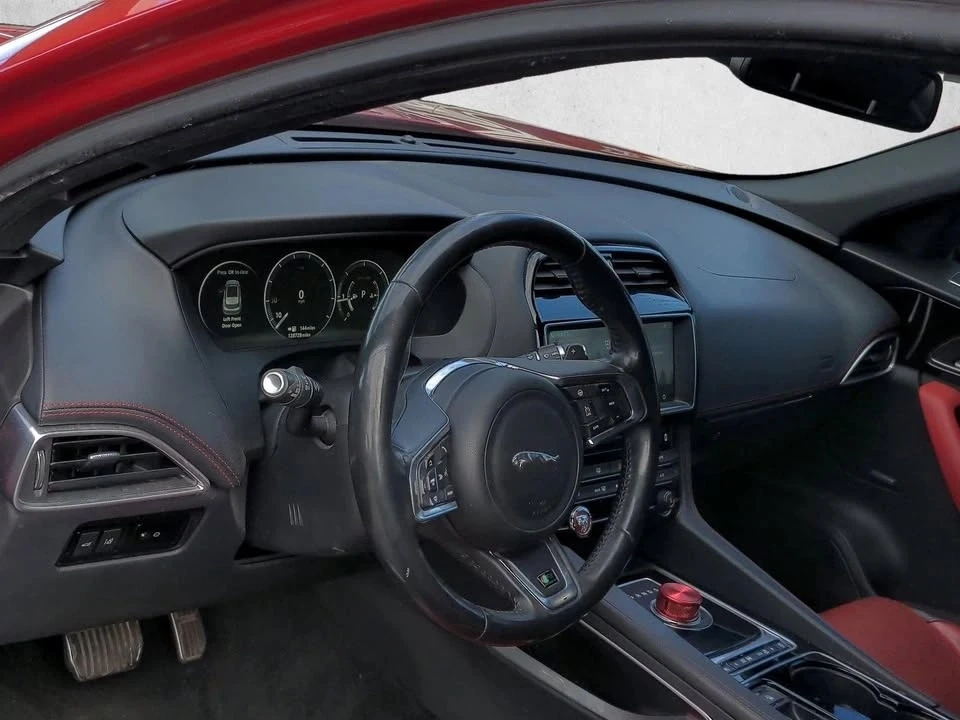2017 Jaguar F-Pace - Image 7 of 18