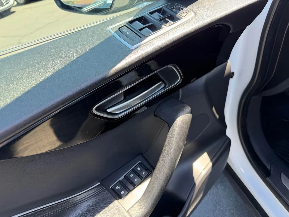 2017 Jaguar F-Pace - Image 15 of 20