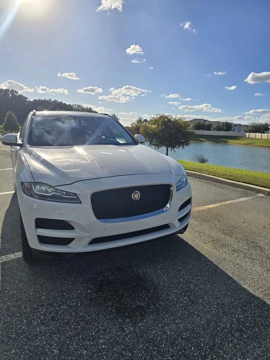 2017 Jaguar F-Pace - Image 2 of 15
