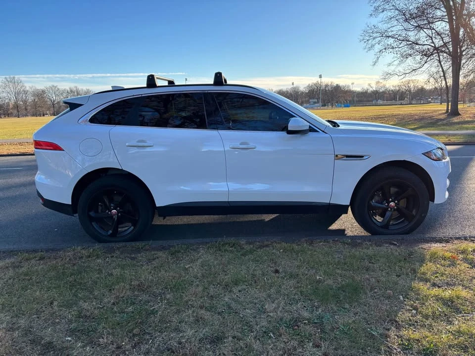 2017 Jaguar F-Pace - Image 7 of 10