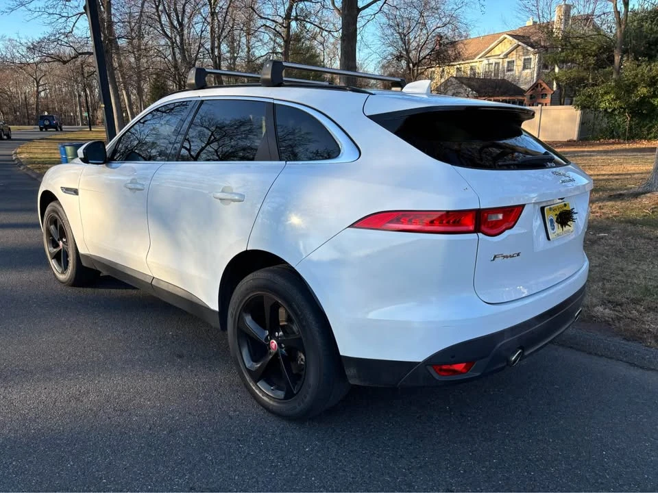 2017 Jaguar F-Pace - Image 6 of 10