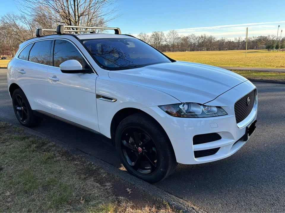 2017 Jaguar F-Pace - Image 3 of 10