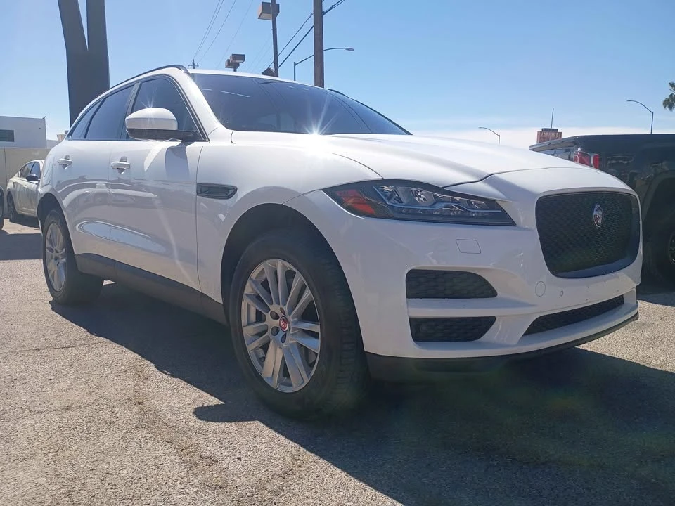 2017 Jaguar F-Pace - Image 3 of 15
