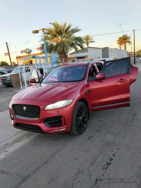 2017 Jaguar F-Pace - Image 9 of 14