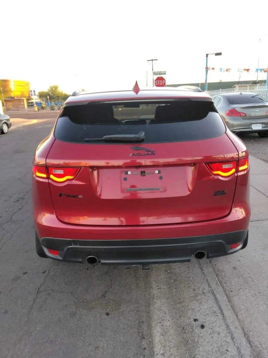 2017 Jaguar F-Pace - Image 10 of 14