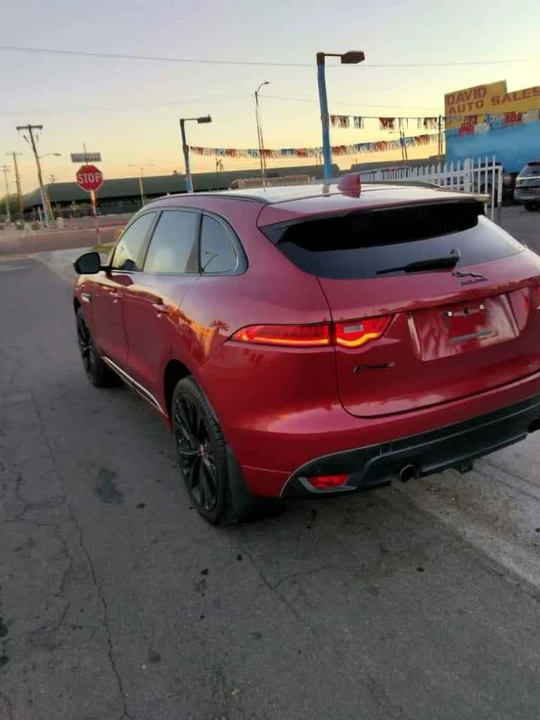 2017 Jaguar F-Pace - Image 11 of 14