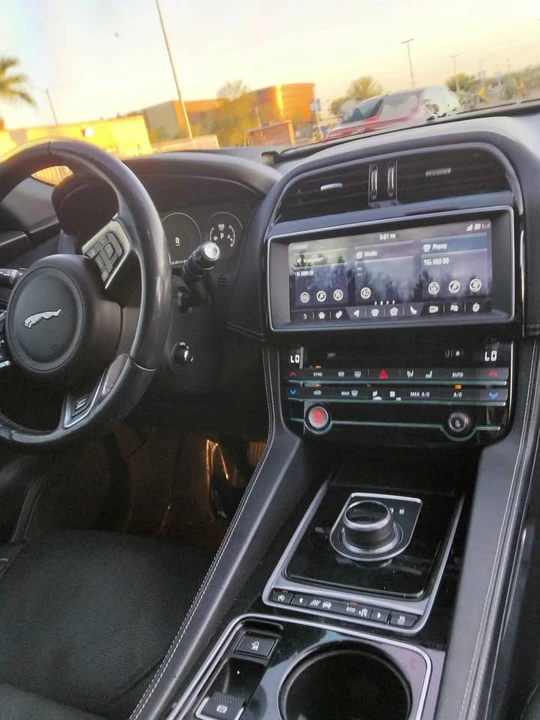 2017 Jaguar F-Pace - Image 7 of 14
