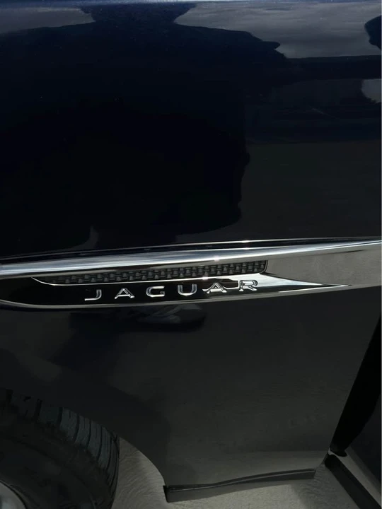 2017 Jaguar F-Pace - Image 9 of 19