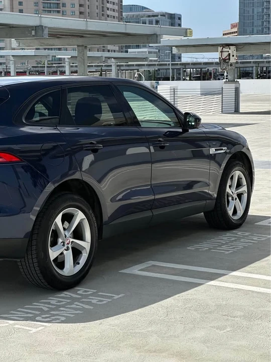 2017 Jaguar F-Pace - Image 4 of 19