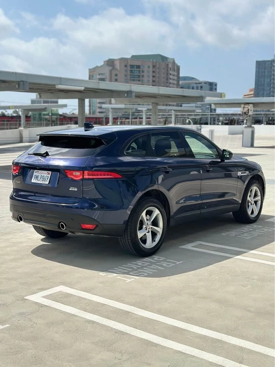 2017 Jaguar F-Pace - Image 3 of 19