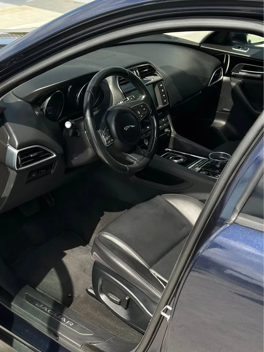 2017 Jaguar F-Pace - Image 10 of 19