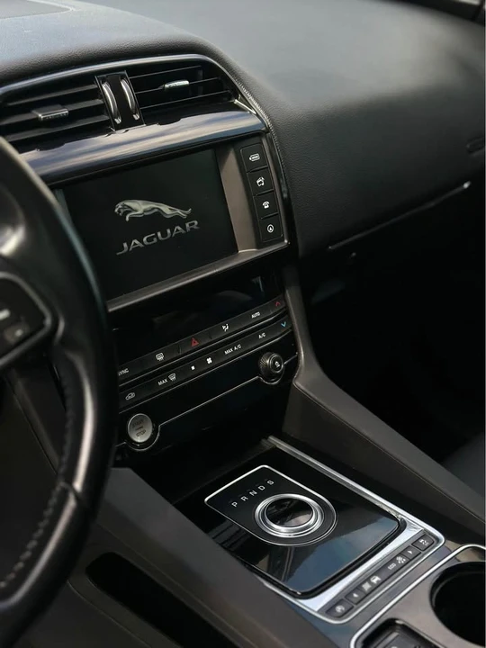 2017 Jaguar F-Pace - Image 12 of 19