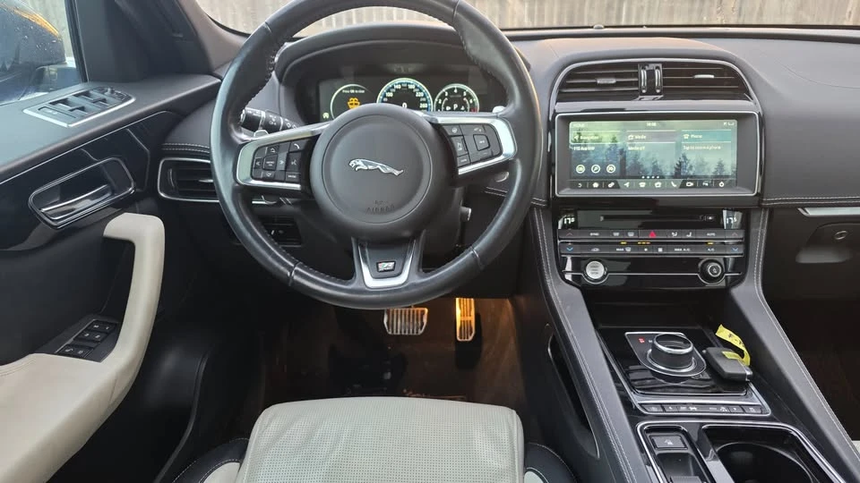 2017 Jaguar F-Pace - Image 11 of 20