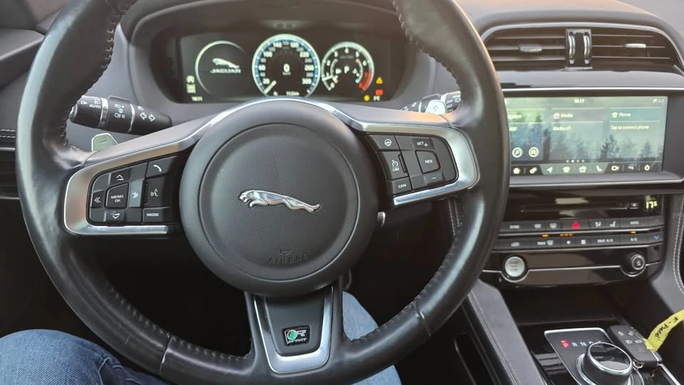 2017 Jaguar F-Pace - Image 16 of 20