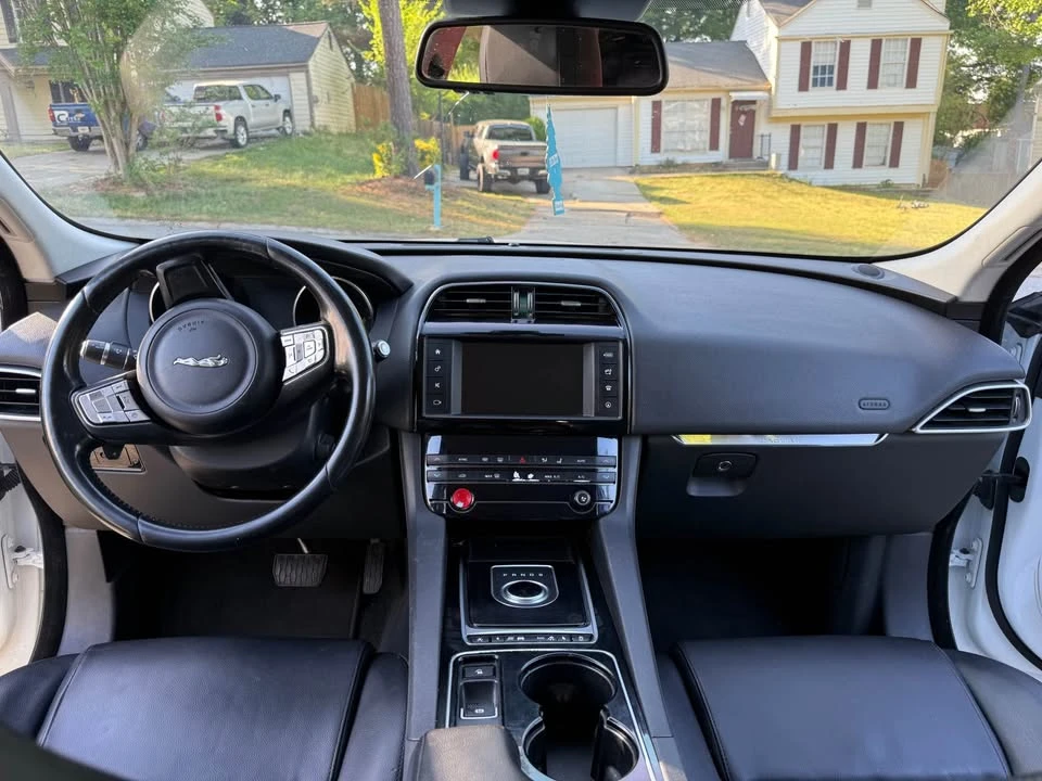 2017 Jaguar F-Pace - Image 7 of 16