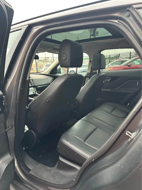 2017 Jaguar F-Pace - Image 14 of 19