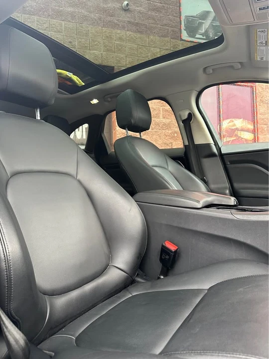 2017 Jaguar F-Pace - Image 11 of 19