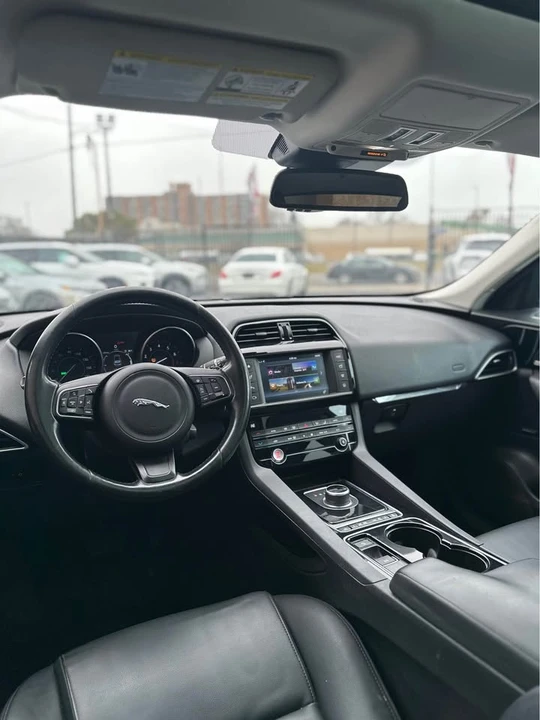 2017 Jaguar F-Pace - Image 16 of 19