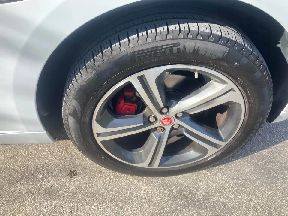 2017 Jaguar F-Pace - Image 18 of 20