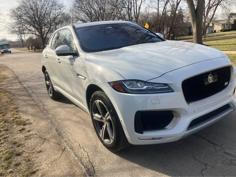 2017 Jaguar F-Pace - Image 5 of 20