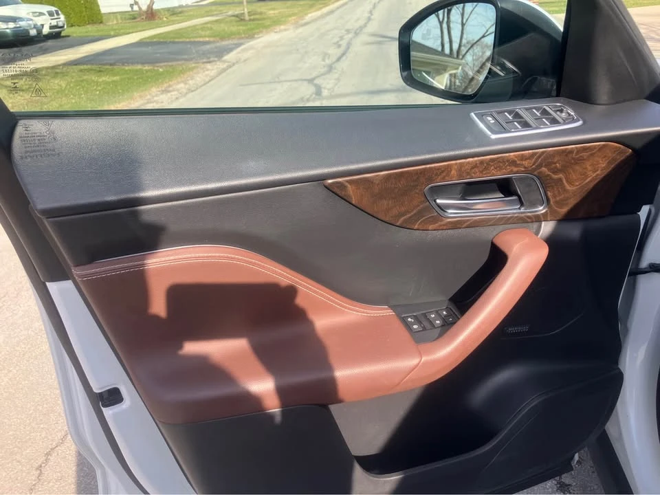 2017 Jaguar F-Pace - Image 10 of 20